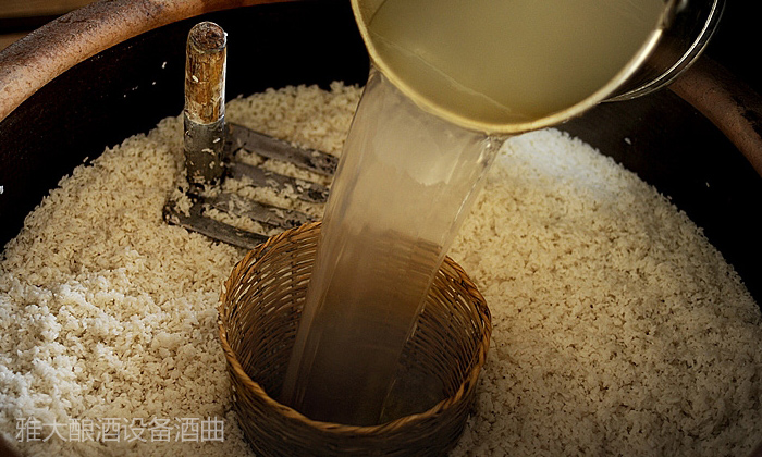 厭倦了外面的花紅酒綠，2018年就買套燒酒設(shè)備回家釀酒