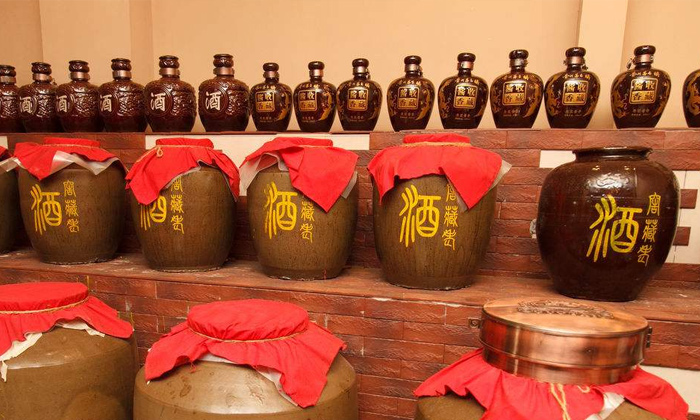 備戰(zhàn)2018春節(jié)白酒銷售旺季，怎么少得了純糧定制酒