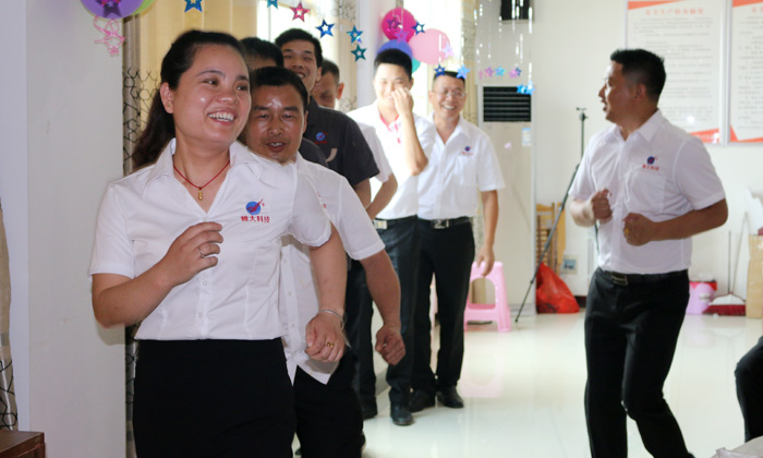 雅大酒業(yè)第一屆&ldquo;快樂.積分&rdquo;頒獎(jiǎng)大會(huì)與員工生日會(huì)6月16日召開