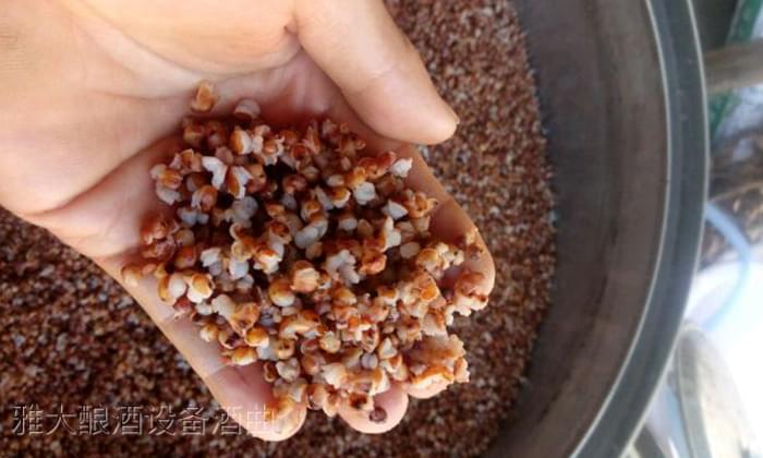 31-古法白酒生產(chǎn)設(shè)備釀酒美味高粱酒，香飄全國各地4