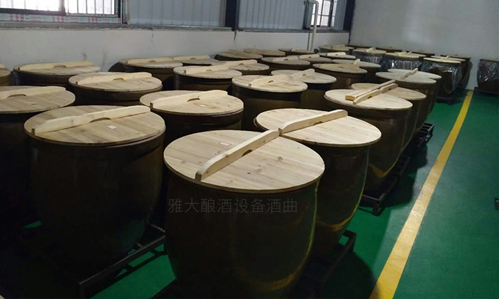 采購(gòu)會(huì)計(jì)陳總借助雅大釀酒設(shè)備從釀酒小白蛻變成釀酒大師全過程！-08-發(fā)酵車間