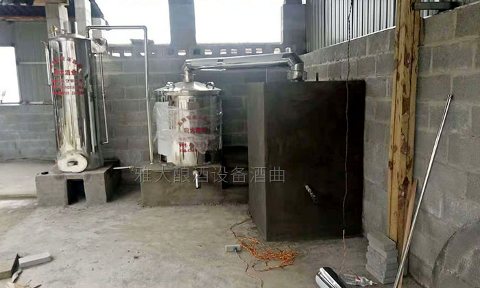 1壇土苞谷燒傳承百年！引雅大小型酒廠釀酒設(shè)備土燒大賣緬甸邊境-05