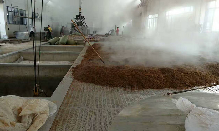 釀酒設(shè)備哪家好？釀酒老師傅告訴你做固態(tài)酒要注意這4點(diǎn)！-05-窖池