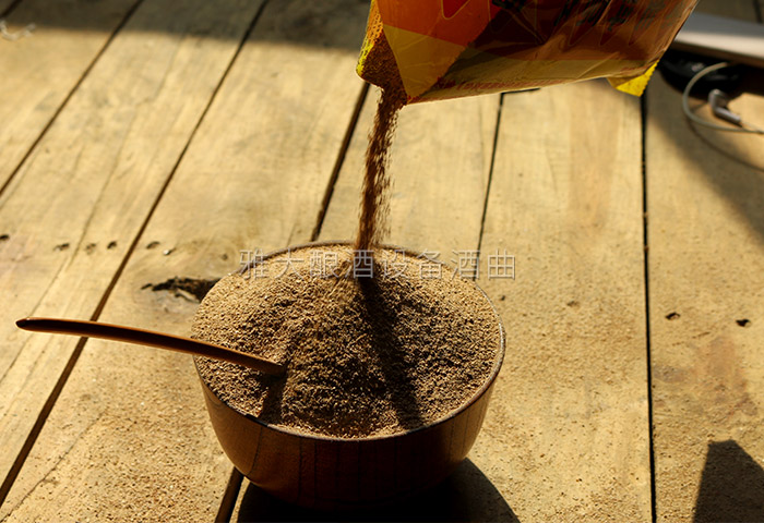 春節(jié)倒計(jì)時(shí)，做酒設(shè)備釀制的家宴純糧定制酒再升溫！-04