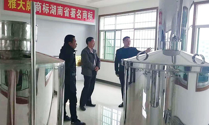 滯銷，長相難看的百香果，用蒸汽釀酒設(shè)備做酒再也不爛！-05