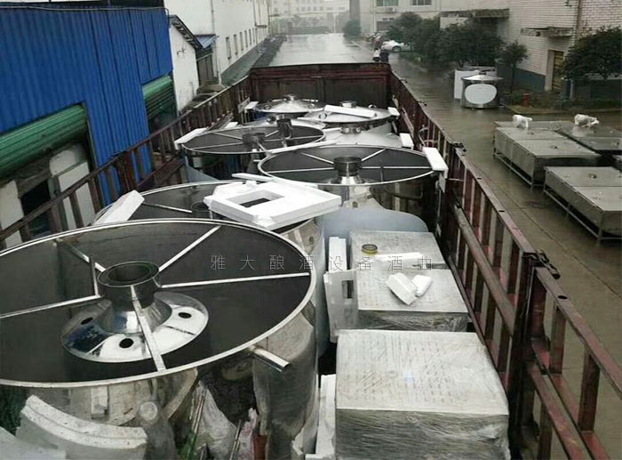 從事白酒行業(yè)10年的李總，為何要一次選購5套雅大大型釀酒設(shè)備？-01