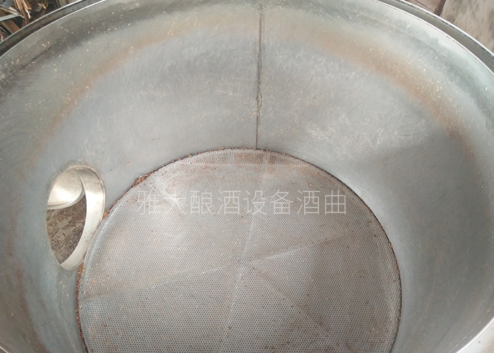 雅大側(cè)開口純糧釀酒設(shè)備內(nèi)部圖