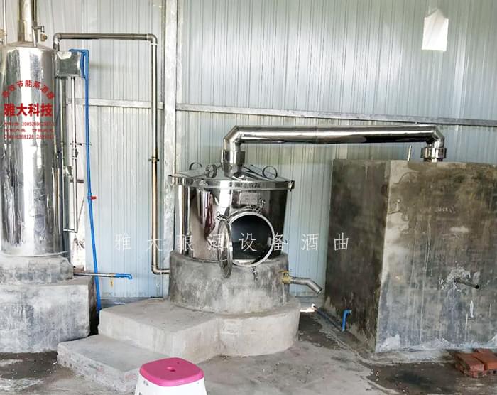 7.25雅大白酒釀造機(jī)器學(xué)員三大先生賣酒有絕招：以糧換酒，零成本養(yǎng)豬1