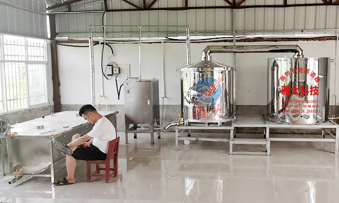 9.1-大地紅純糧酒業(yè)開業(yè)當(dāng)天，用釀酒設(shè)備白酒做的酒都被銷售一空-電加熱側(cè)開口攤涼床設(shè)備1