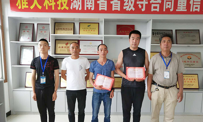 10.4張總用釀酒蒸餾設備釀造企業(yè)專屬招待酒，卻意外成就大事業(yè)1