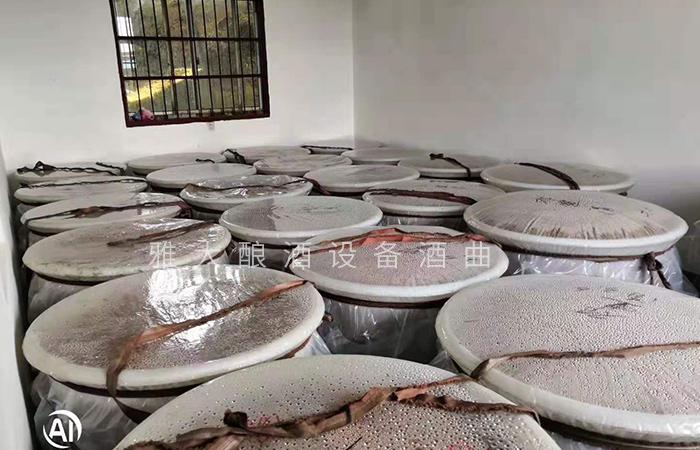 &ldquo;蒸酒磨豆腐，不敢逞師傅&rdquo; 用釀酒機(jī)器做酒40年的老師傅這樣說 1