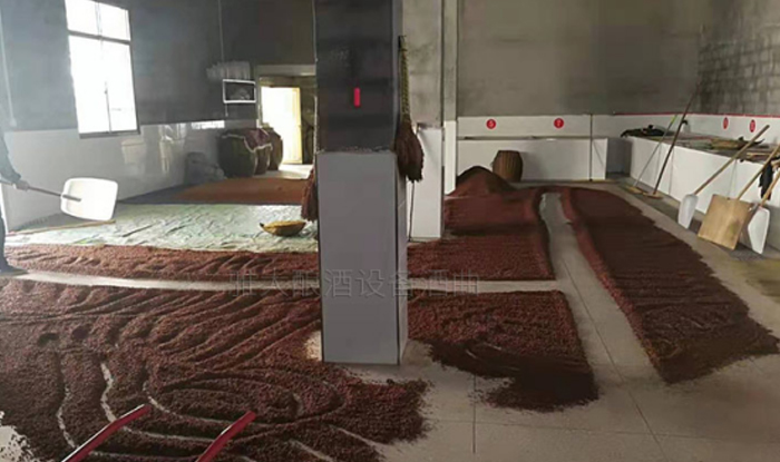 夏天用蒸餾釀酒設(shè)備做固態(tài)酒能行嗎？能，但要注意這7點(diǎn)！ 5