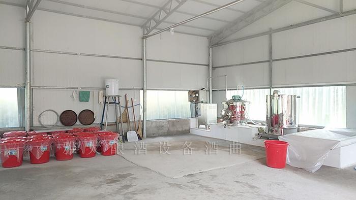 自從朱大哥換了這款小型白酒設(shè)備后，生意突然火了起來！ 1