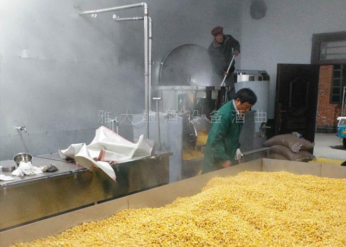 秋冬想開個(gè)大型釀酒設(shè)備酒坊，需要的配套設(shè)備有哪些？ 6