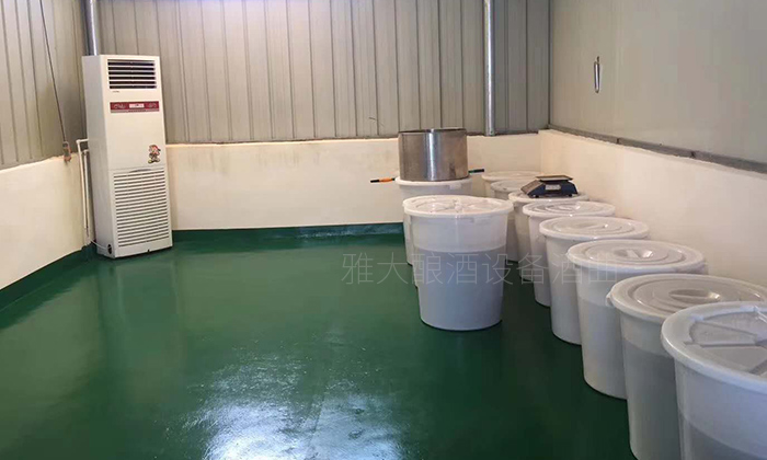 生料釀酒設(shè)備釀出來的白酒口感差，怎么解決？ 3
