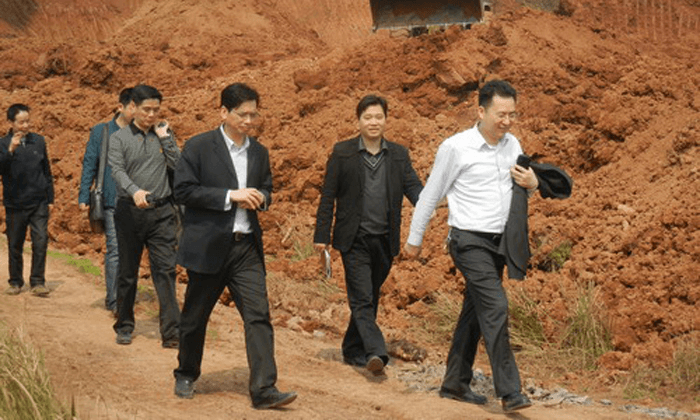 相關(guān)領(lǐng)導(dǎo)走訪金橋鎮(zhèn)，了解情況