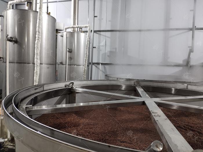 自從有了這套白酒釀酒設(shè)備，&ldquo;懶人&rdquo;也愿意用古法釀酒了 4