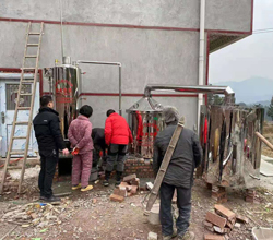 有一種孝順，叫做給父母換套白酒釀造設(shè)備