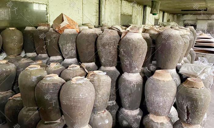 走進(jìn)天臺(tái)平西酒廠，探訪傳統(tǒng)酒坊用大型釀酒設(shè)備做酒全過(guò)程 8