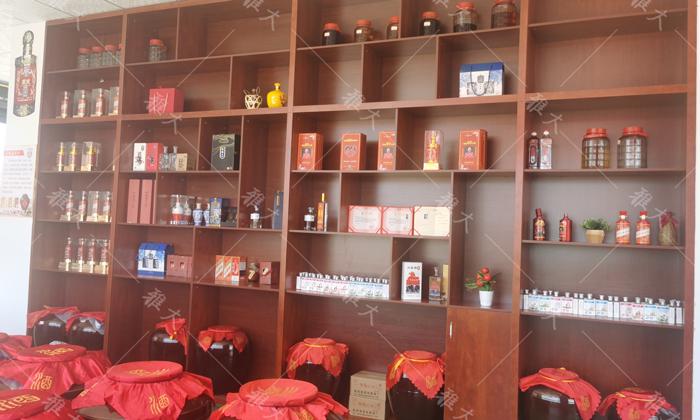 什么，定制做酒設(shè)備釀的喜宴定制酒免費(fèi)送司儀，還送&hellip; 10