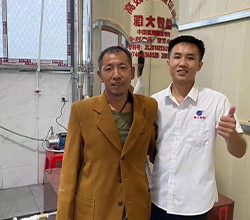 轉(zhuǎn)行釀酒不懂技術(shù)，雅大大型釀酒設(shè)備彭老師多次上門指導(dǎo)