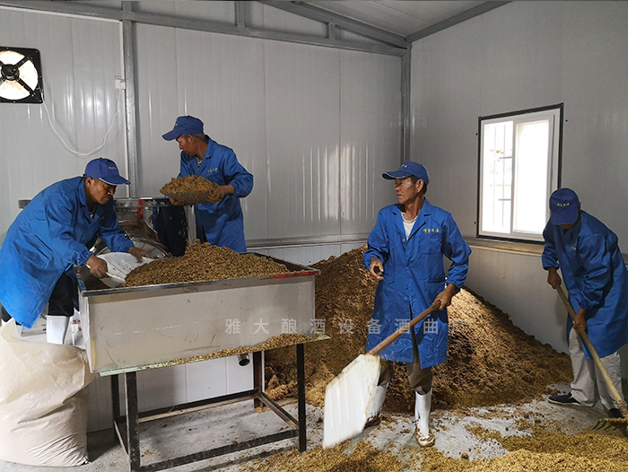 重陽(yáng)前后釀酒正當(dāng)時(shí)