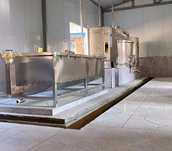 用燒酒設(shè)備開酒坊釀純糧酒，每鍋酒凈賺2000元！