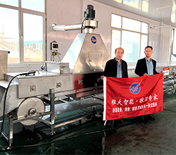 老酒廠引進(jìn)全自動(dòng)蒸飯機(jī)，每年為酒廠節(jié)約人工成本16萬以上