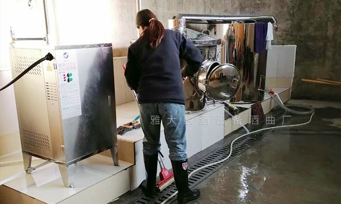 及時(shí)清洗釀酒設(shè)備及生產(chǎn)車(chē)間