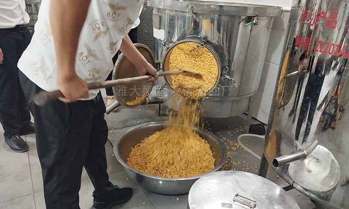 用白酒釀酒設備開酒坊，如何實現低成本創(chuàng)業(yè)？ 4