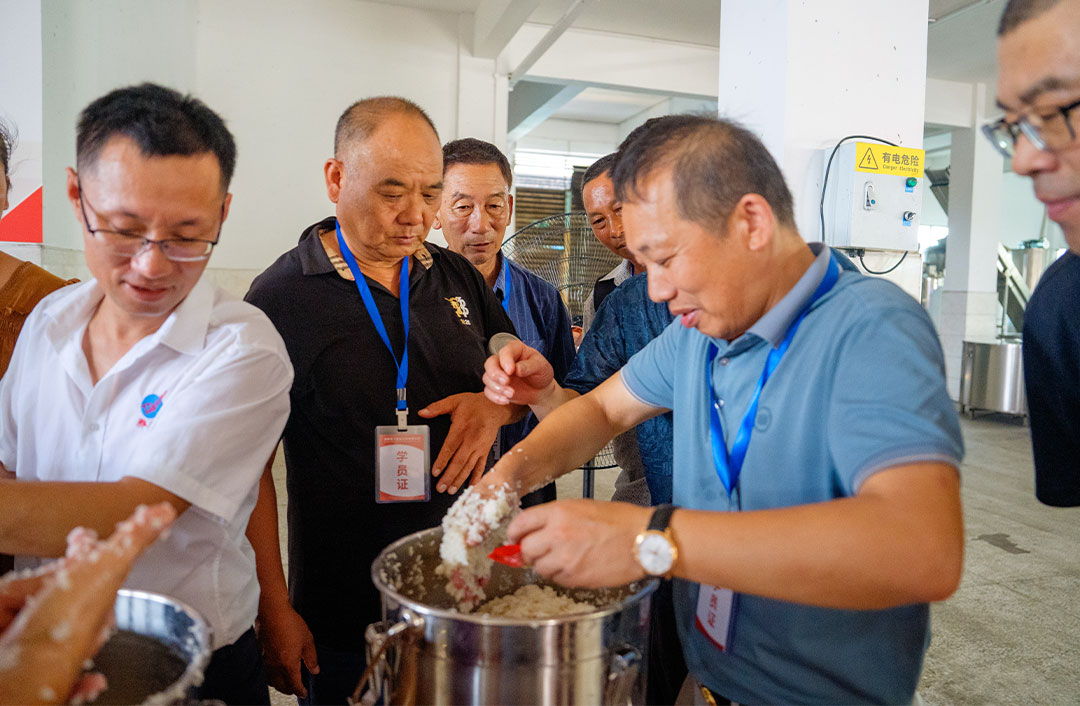 雅大第七屆釀酒技術(shù)培訓(xùn)會 7